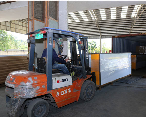 Guangli cabines de pulvérisation exportés